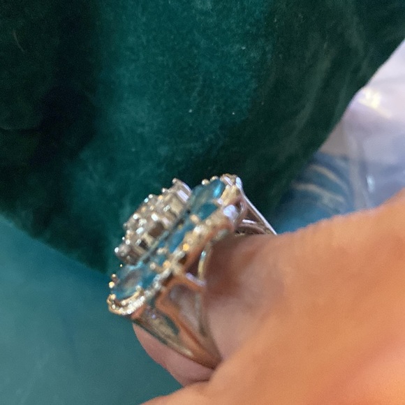 SIZE 6  beautiful ring in blue topaz and zircon, I believe.Pristine condition - Picture 3 of 8